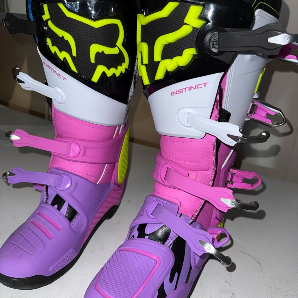 Fox Men's Motocross Boots in Pink, Purple, Neon Yellow, White - Picture 11 of 15